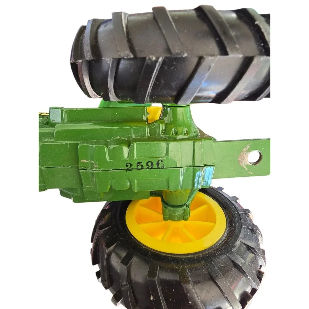 Vintage John Deere ERTL Diecast Tractor And Wagon Trailer Scale 1:16 Farm Toy